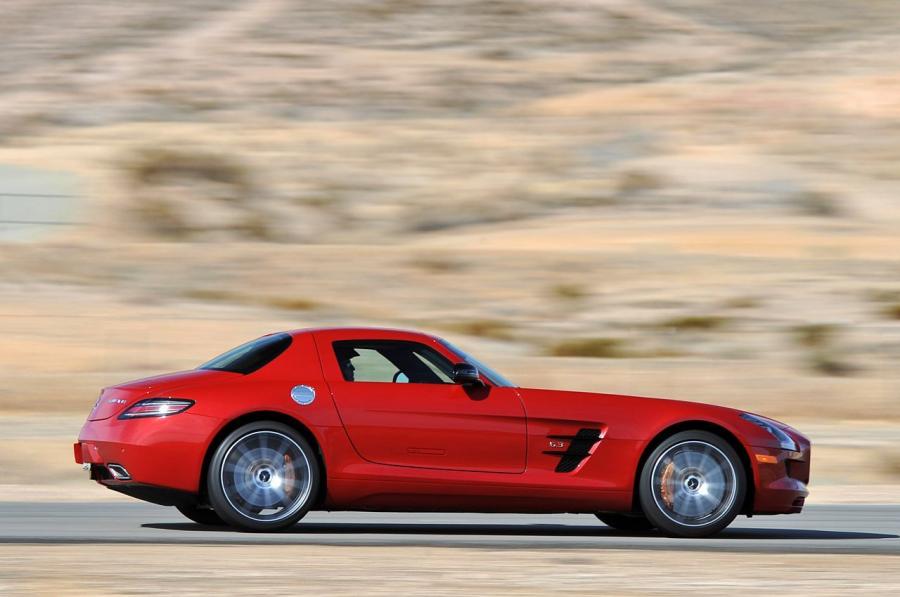  Mercedes-Benz SLS AMG GT 2013 года  (фото 37 из 110)